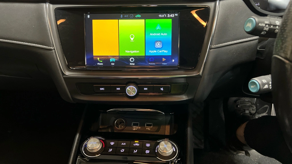 MG 5 Excite EV PCO car Hire