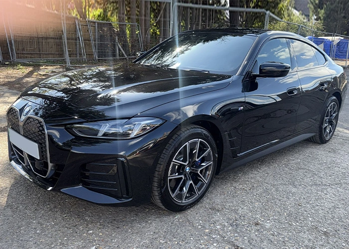 BMW-i4-75 plate-black-rent to buy