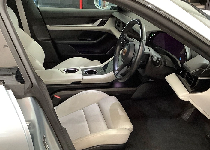 Porsche Taycan Turbo S-rent to buy