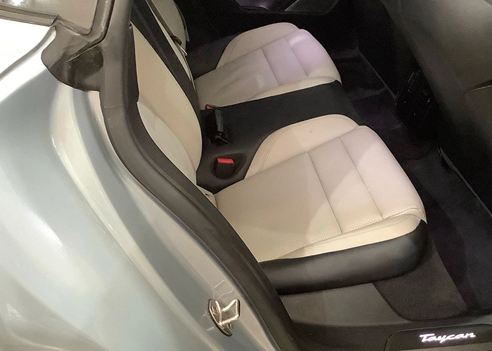 Porsche Taycan Turbo S-rent to buy