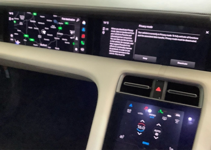 Porsche Taycan Turbo S-rent to buy