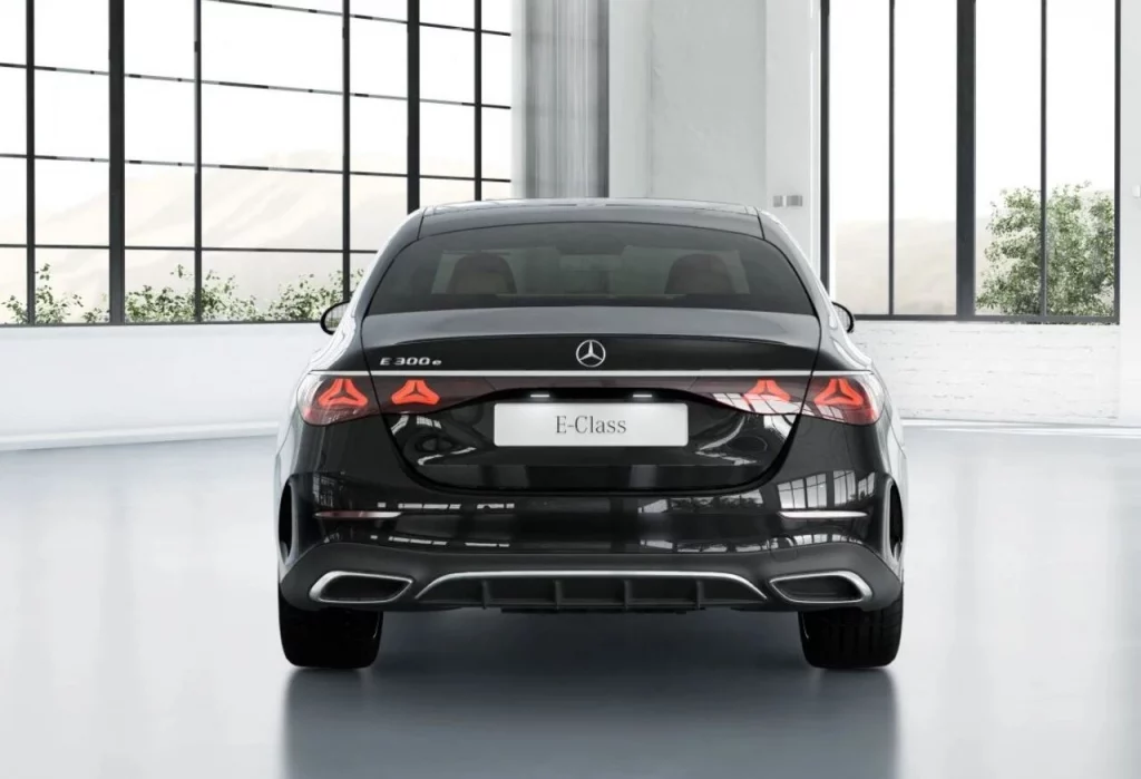 Mercedes-Benz E300de AMG Line Premium Plus-rent to buy